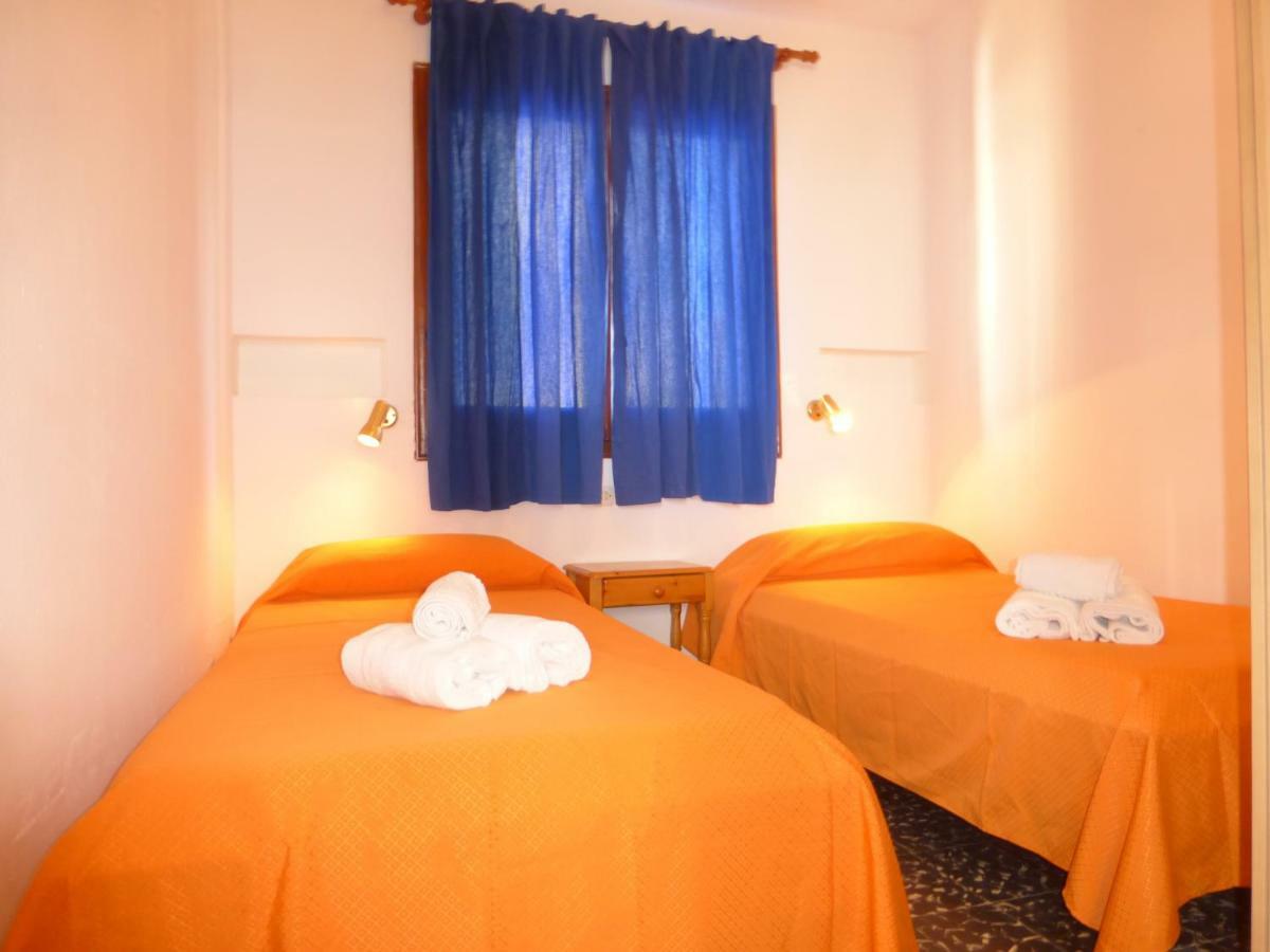 Rentalmar El Capitan Hospitalet De L'Infant Luaran gambar